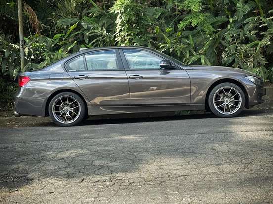 BMW-320i-2.0 SPORT GP 16V TURBO GASOLINA 4P AUTOMÁTICO BMW-320i-2012