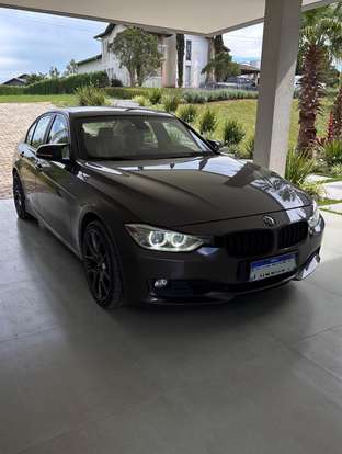 BMW-320i-2012
