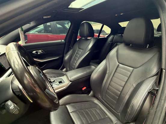 BMW-330i-2.0 16V TURBO GASOLINA M SPORT AUTOMÁTICO BMW-330i-2019
