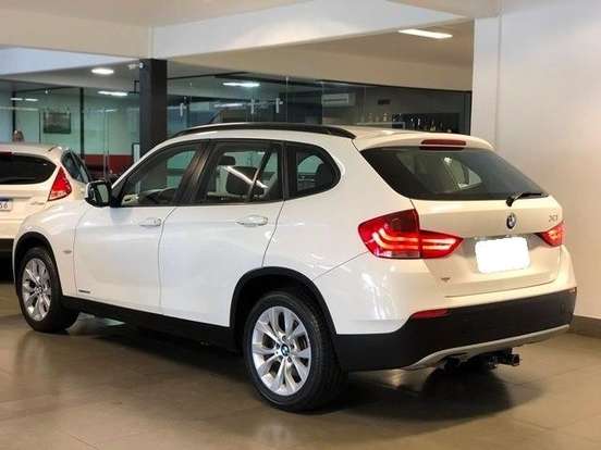 BMW-X1-2011