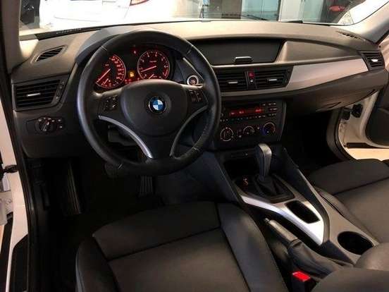 BMW-X1-2011