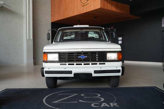 CHEVROLET-D20-1988