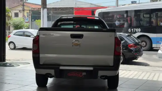 CHEVROLET-MONTANA-2010