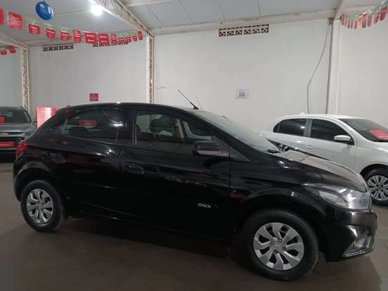 CHEVROLET-ONIX-2017