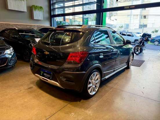 CHEVROLET-ONIX-1.4 MPFI ACTIV 8V FLEX 4P AUTOMÁTICO CHEVROLET-ONIX-2017