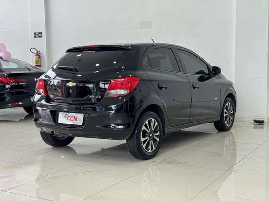CHEVROLET-ONIX-1.4 MPFI LTZ 8V FLEX 4P AUTOMÁTICO CHEVROLET-ONIX-2016