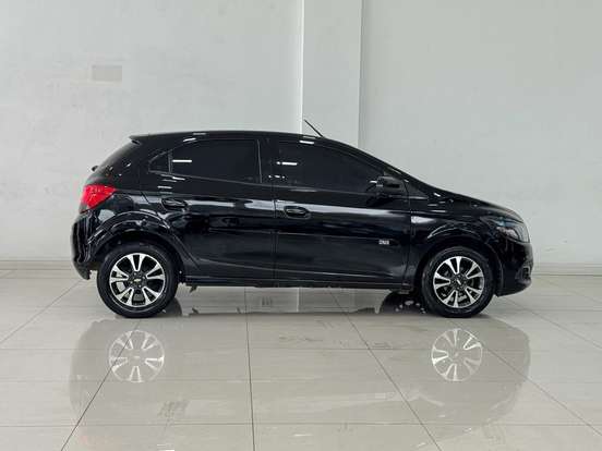 CHEVROLET-ONIX-2016