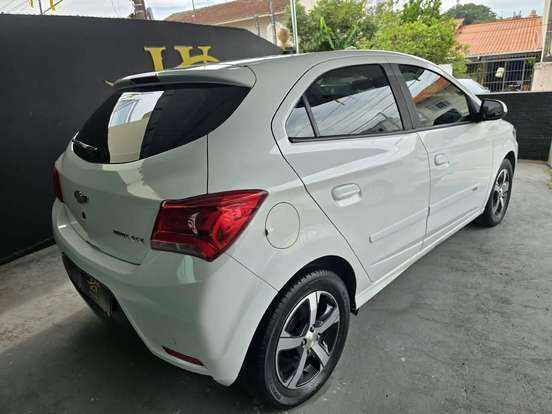 CHEVROLET-ONIX-2016