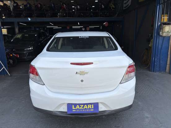 CHEVROLET-PRISMA-2013