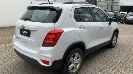 CHEVROLET-TRACKER-2018