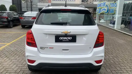 CHEVROLET-TRACKER-2018