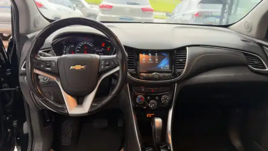 CHEVROLET-TRACKER-2018