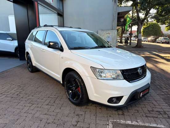 FIAT-FREEMONT-2.4 PRECISION 16V GASOLINA 4P AUTOMÁTICO FIAT-FREEMONT-2011