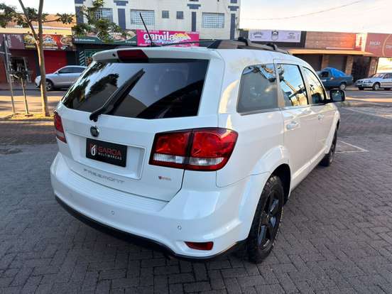 FIAT-FREEMONT-2.4 PRECISION 16V GASOLINA 4P AUTOMÁTICO FIAT-FREEMONT-2011