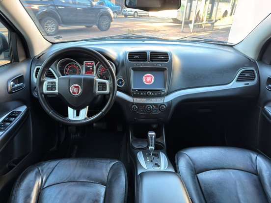FIAT-FREEMONT-2.4 PRECISION 16V GASOLINA 4P AUTOMÁTICO FIAT-FREEMONT-2011