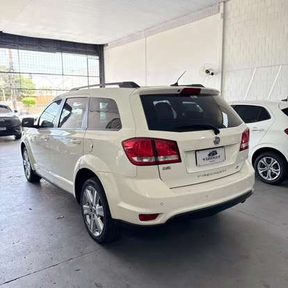 FIAT-FREEMONT-2.4 PRECISION 16V GASOLINA 4P AUTOMÁTICO FIAT-FREEMONT-2012