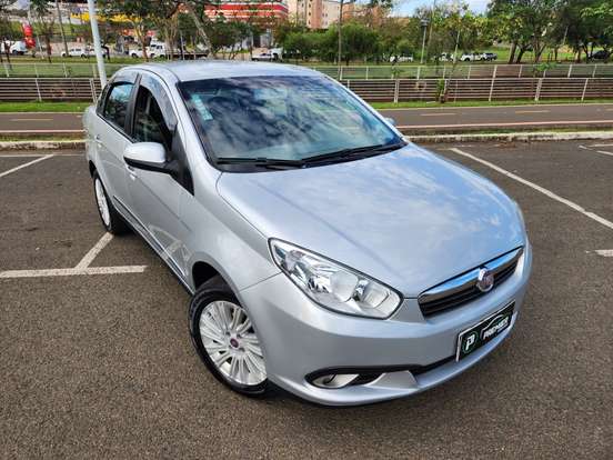 FIAT-GRAND SIENA-1.6 MPI ESSENCE 16V FLEX 4P MANUAL FIAT-GRAND SIENA-2013