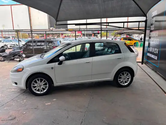 FIAT-PUNTO-1.4 ATTRACTIVE 8V FLEX 4P MANUAL FIAT-PUNTO-2011
