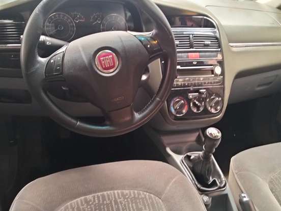 FIAT-LINEA-1.9 MPI HLX 16V FLEX 4P MANUAL FIAT-LINEA-2010