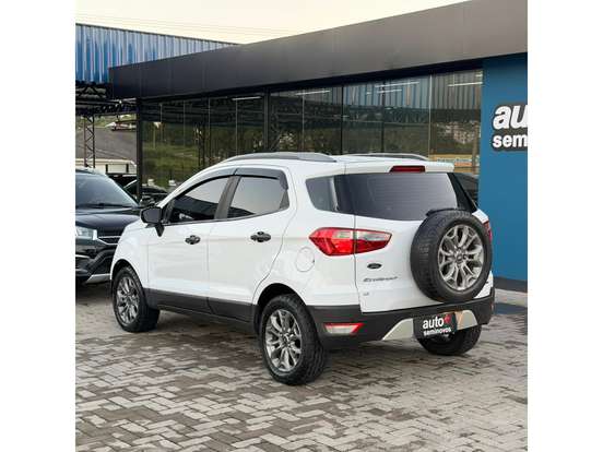 FORD-ECOSPORT-2015