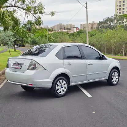 FORD-FIESTA-2011