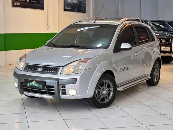 FORD FIESTA 1.0 MPI TRAIL HATCH 8V FLEX 4P MANUAL
