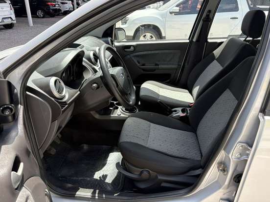 FORD-FIESTA-2012