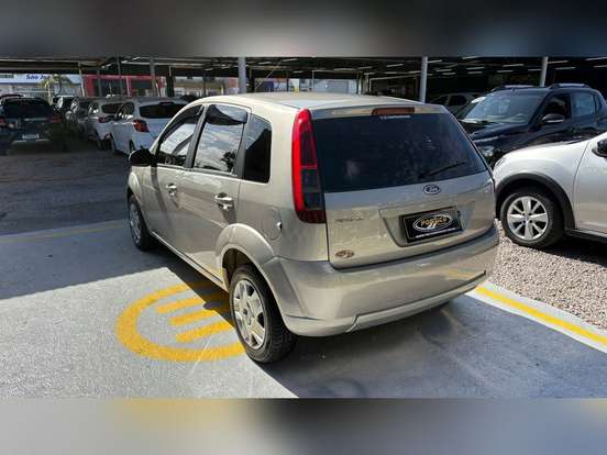 FORD-FIESTA-2013