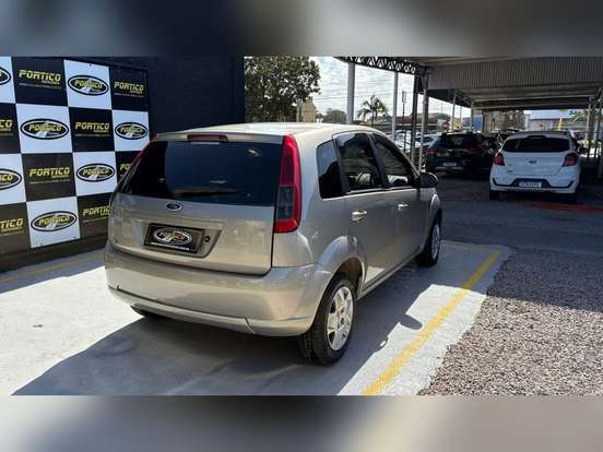 FORD-FIESTA-2013