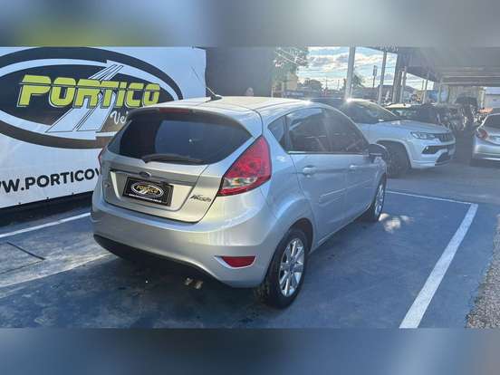 FORD-FIESTA-2011