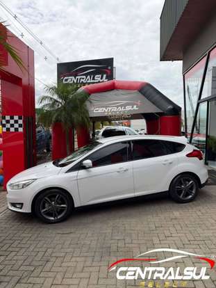 FORD-FOCUS-2017
