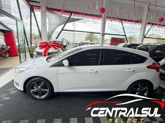 FORD-FOCUS-2017