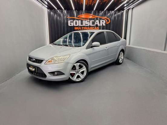 FORD-FOCUS-2011