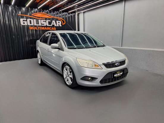 FORD-FOCUS-2011