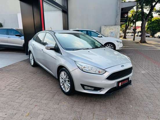 FORD-FOCUS-2.0 SE PLUS FASTBACK 16V FLEX 4P POWERSHIFT FORD-FOCUS-2017