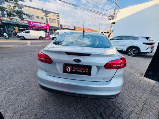 FORD-FOCUS-2017