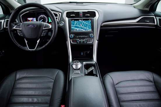 FORD-FUSION-2016