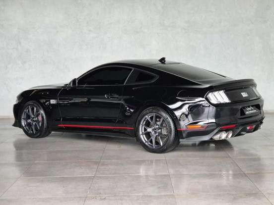 FORD-MUSTANG-2023