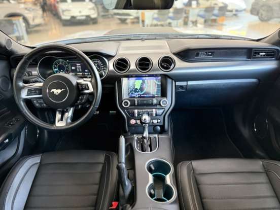 FORD-MUSTANG-2022