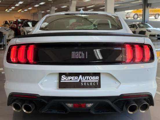 FORD-MUSTANG-2022