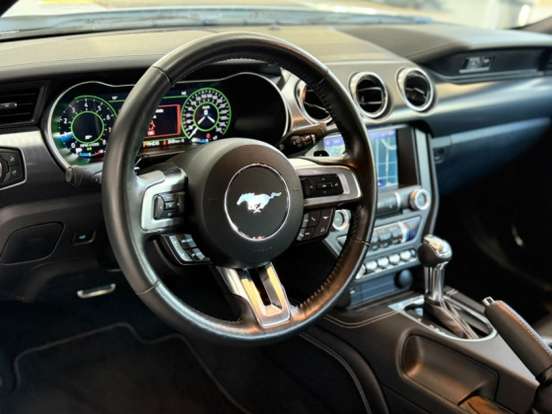 FORD-MUSTANG-2022
