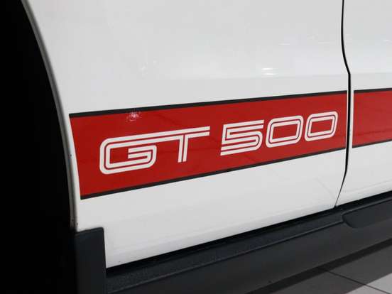 FORD-MUSTANG-2011
