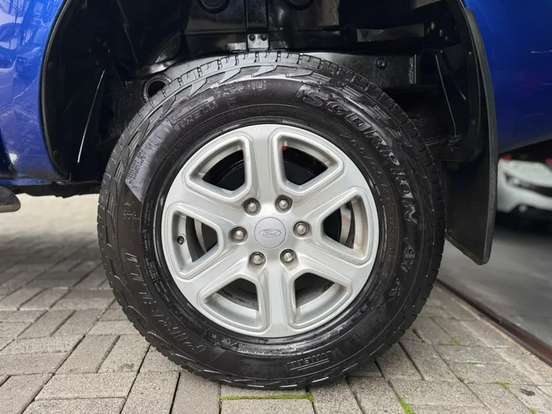FORD-RANGER-2012