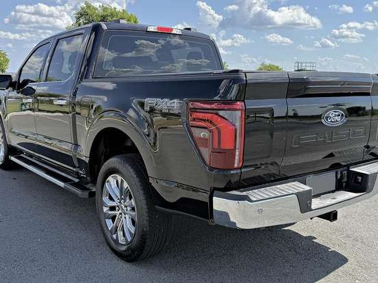 FORD-F-150-5.0 V8 GASOLINA CD LARIAT FX4 AUTOMÁTICO FORD-F-150-2024