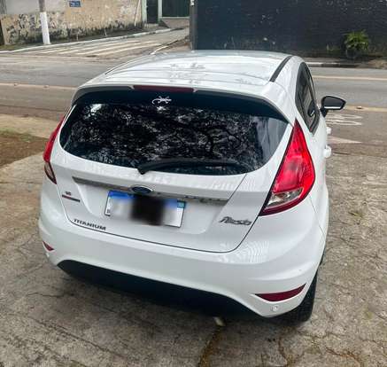 FORD-FIESTA-2015