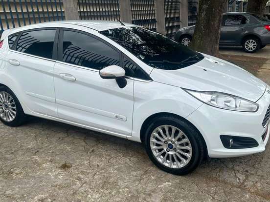 FORD-FIESTA-1.6 TITANIUM HATCH 16V FLEX 4P POWERSHIFT FORD-FIESTA-2015