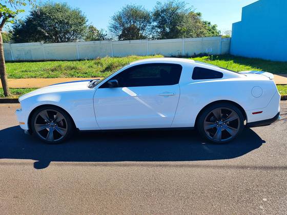 FORD MUSTANG 3.7 V6 GASOLINA AUTOMÁTICO