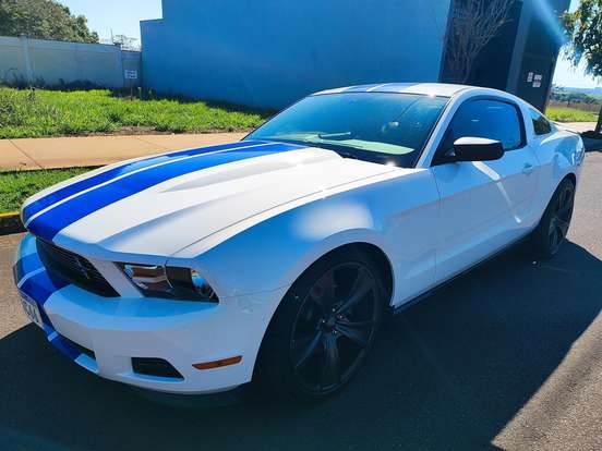 FORD-MUSTANG-2011