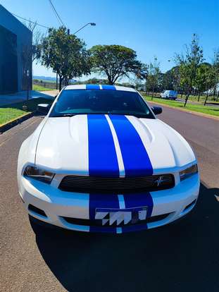 FORD-MUSTANG-2011