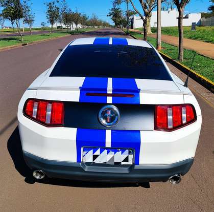 FORD-MUSTANG-2011